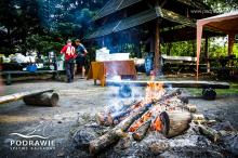 Wiata i ognisko na biwaku